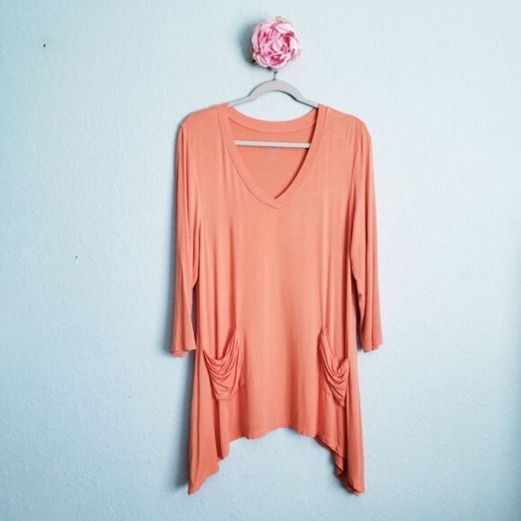 LOGO by Lori Goldstein Tops - ‎Logo